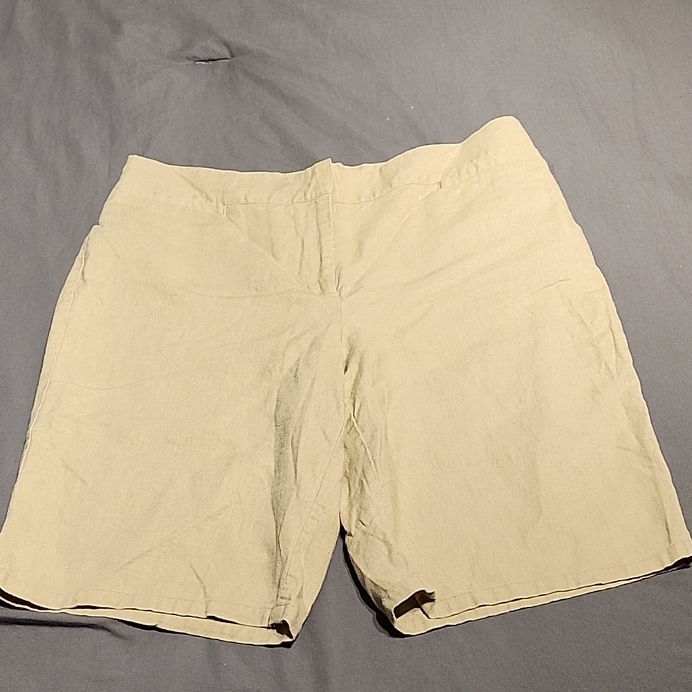 Jaclyn Smith Linen Rayon Blend Bermuda Shorts
